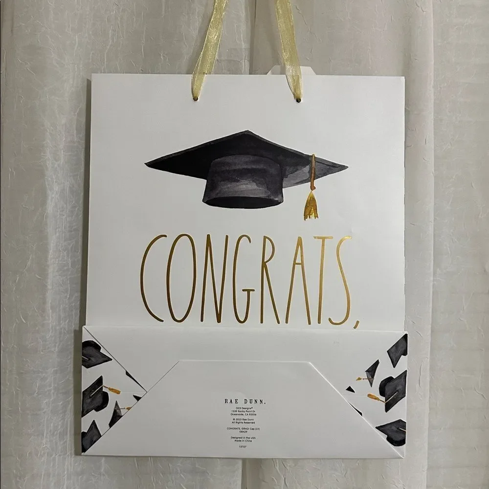 RAE DUNN. WHITE BLACK GOLD CONGRATS GRAD! RIBBON HANDLES UNISEX GIFT BAG